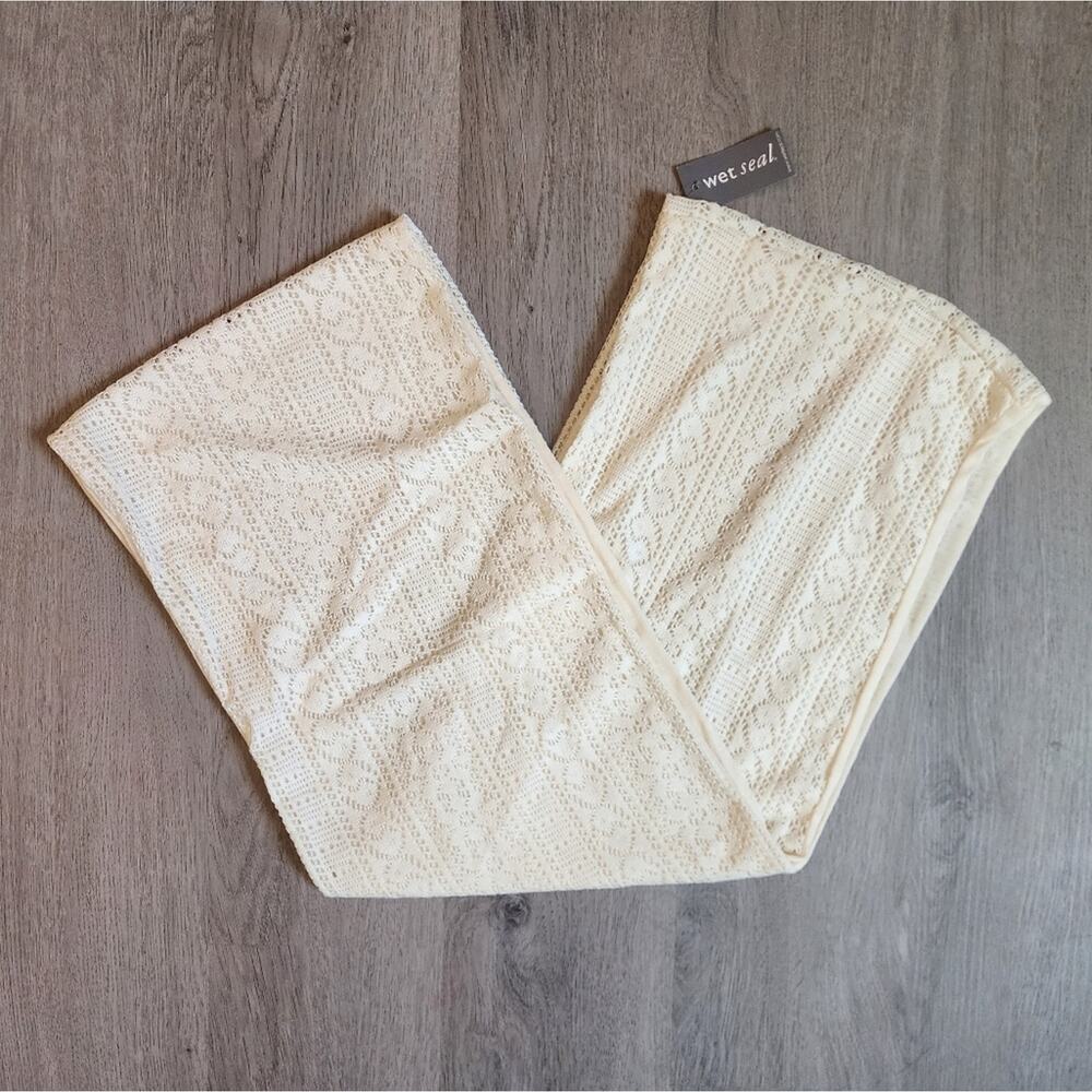 NWT Wet Seal Junior's White Lightweight Eyelet Lined Infinity Scarf One Size OS